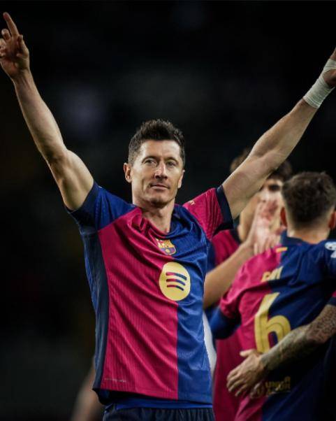 西甲联赛榜出炉！3-1巴萨逆转马竞，此番一战踢出冠军相